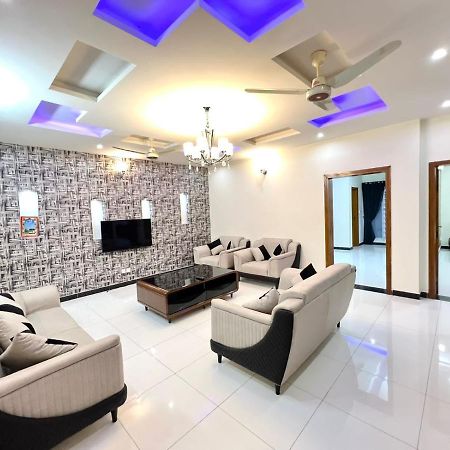 Luxury Apartment Rentals Islamabad Exterior photo