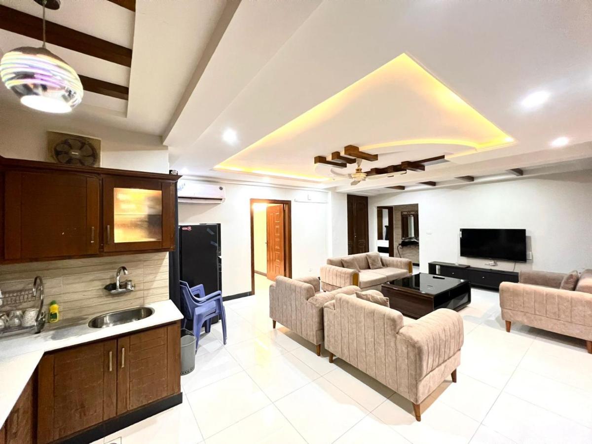 Luxury Apartment Rentals Islamabad Exterior photo