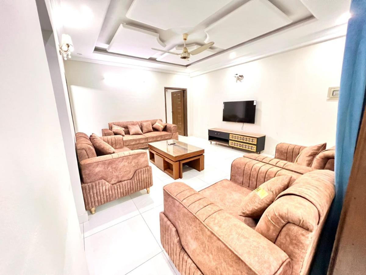 Luxury Apartment Rentals Islamabad Exterior photo