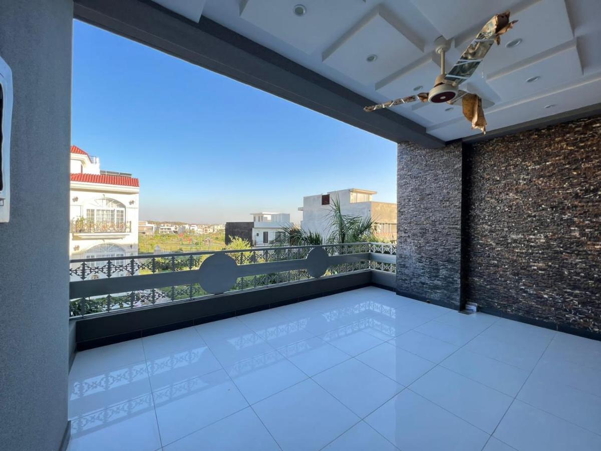 Luxury Apartment Rentals Islamabad Exterior photo