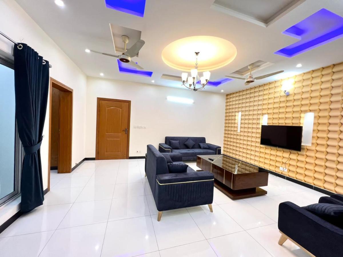 Luxury Apartment Rentals Islamabad Exterior photo