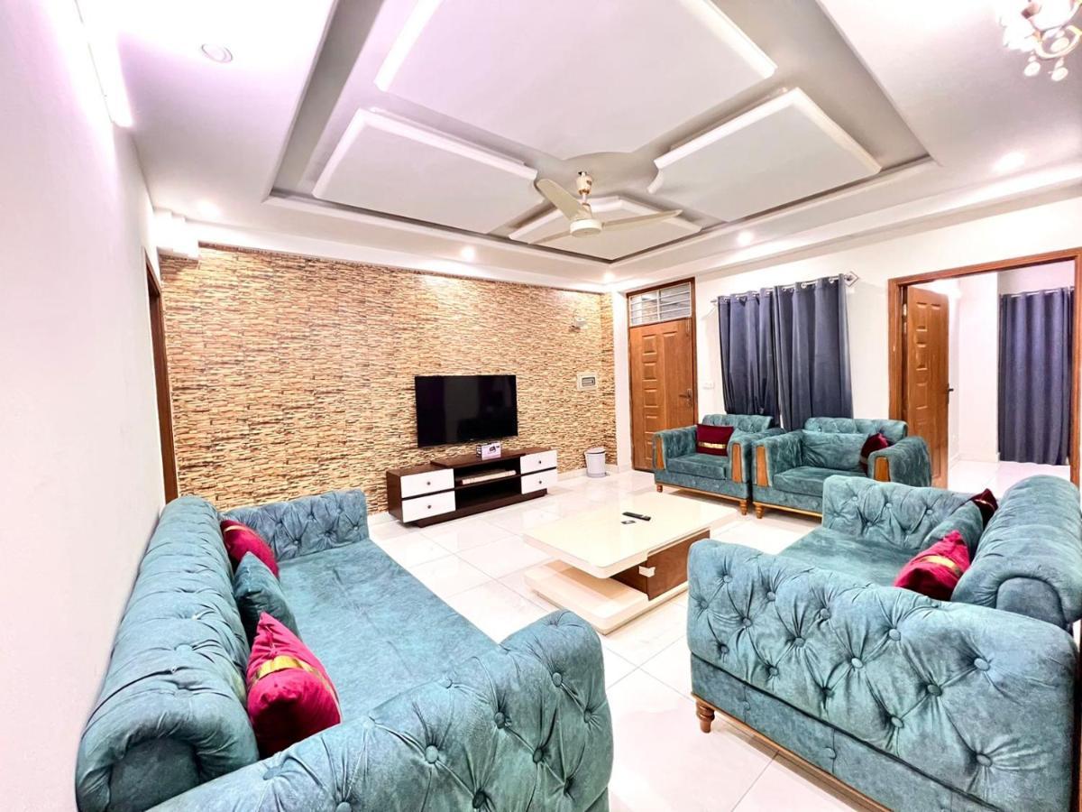 Luxury Apartment Rentals Islamabad Exterior photo