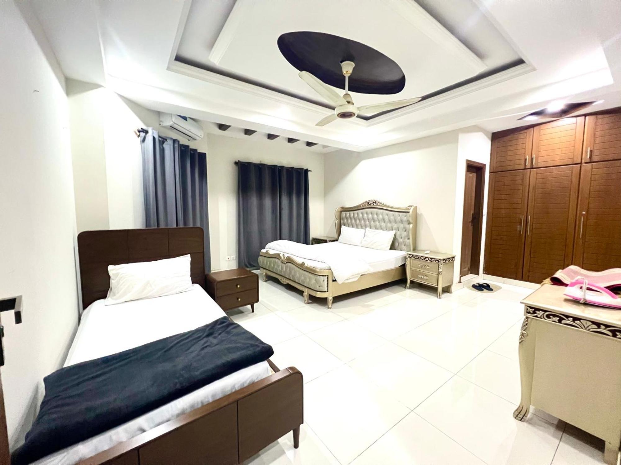 Luxury Apartment Rentals Islamabad Exterior photo