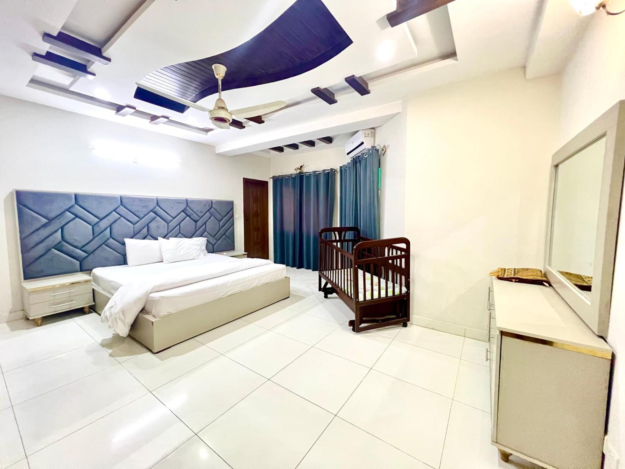 Luxury Apartment Rentals Islamabad Exterior photo
