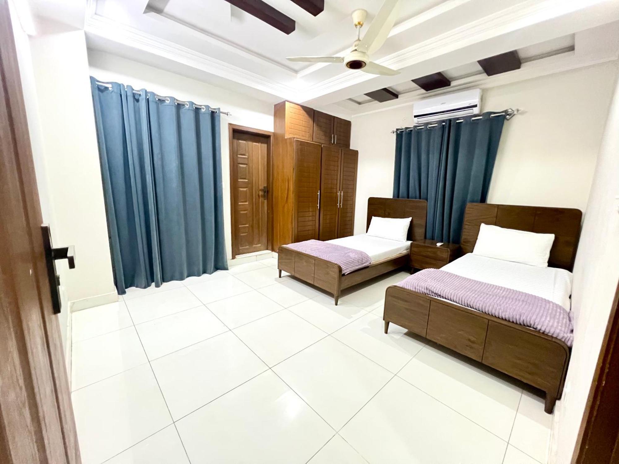 Luxury Apartment Rentals Islamabad Exterior photo