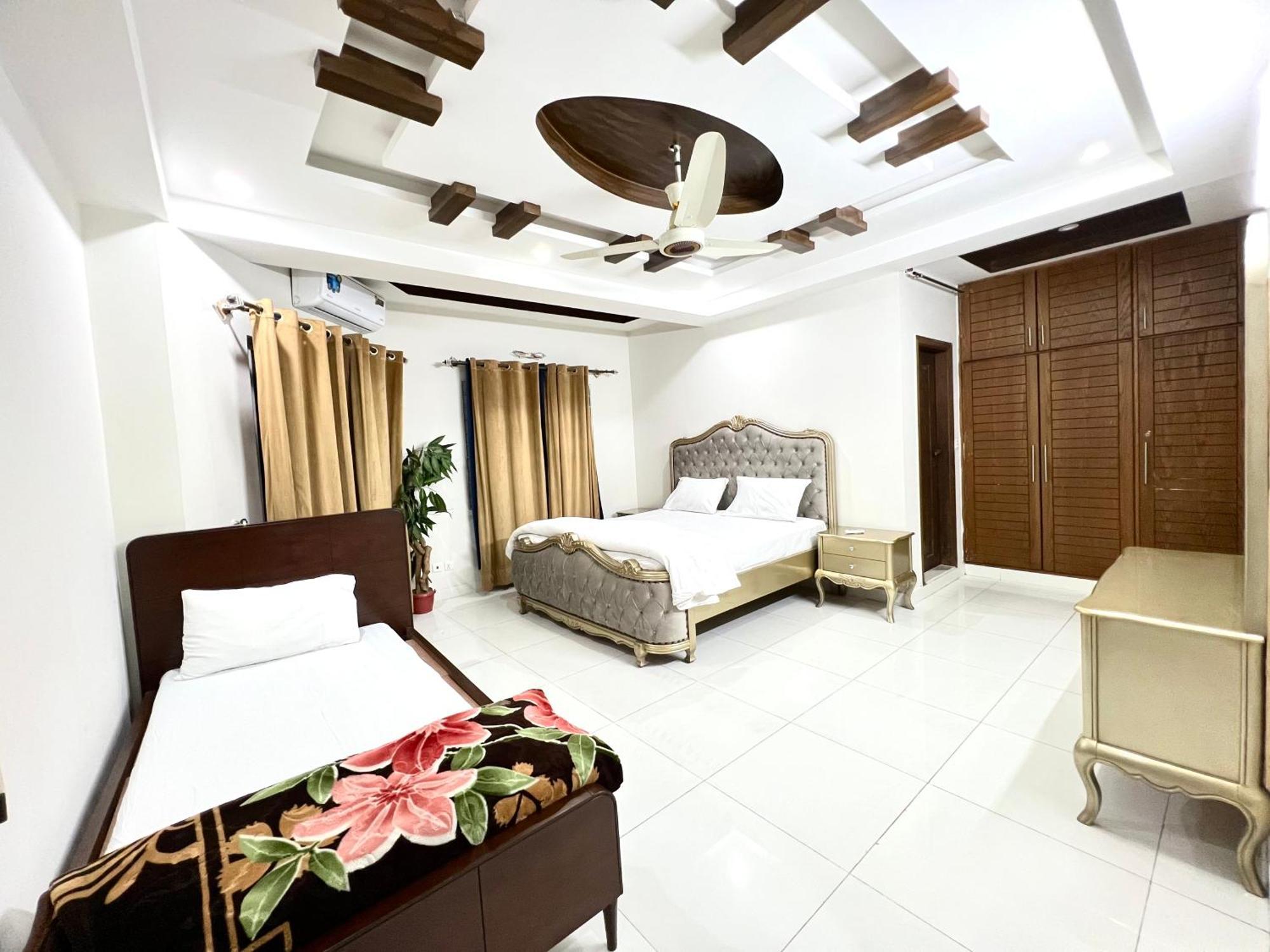 Luxury Apartment Rentals Islamabad Exterior photo