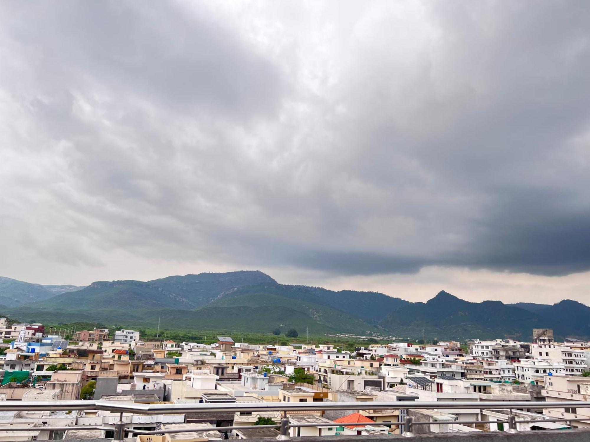 Luxury Apartment Rentals Islamabad Exterior photo